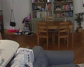 Delivery Man Surprised By Flashing And Blowjob