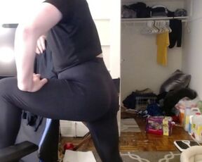 Big butt girls in yoga pants-porn tube