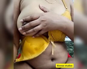 Desi bhabhi ki mast chuchi  indian bhabhi big boobs