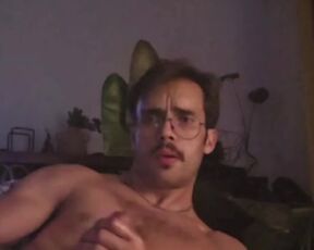 Cum join me jerking my big oily dick ????