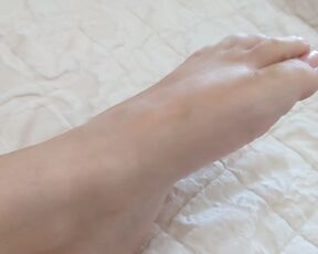 Playful feet are waiting for cum