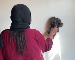 Arabian Hotel Maid Cleaning My Room & Show Me her Huge ass & huge Boobs!