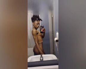 DisTinyToy preview new ebony amateur